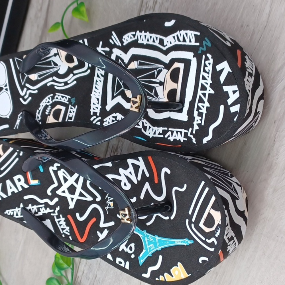 Karl Lagerfeld Nola Graffiti Wedge NIB - Picture 4 of 9